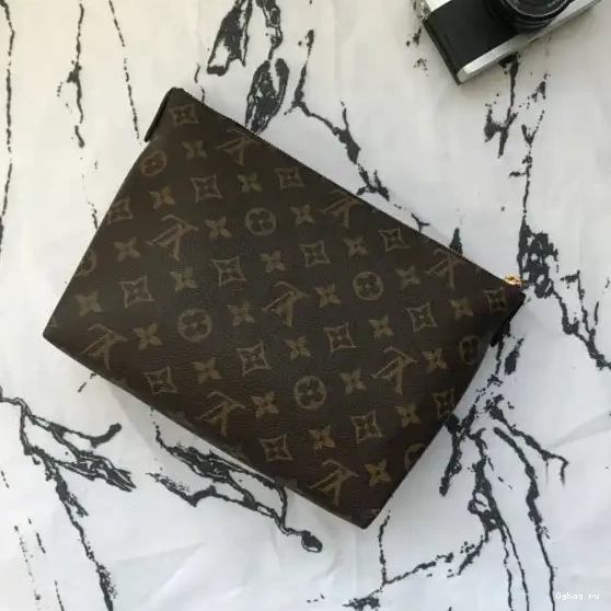 Louis Vuitton BEAUTY PALLAS CASE 0702